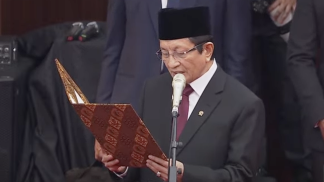 Menteri Agama Nasaruddin Umar memimpin doa pada Sidang Tahunan MPR RI 2025.  (kemenag.go.id)